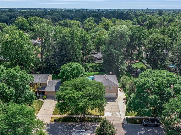 3rd image of 369 Countryside Ln