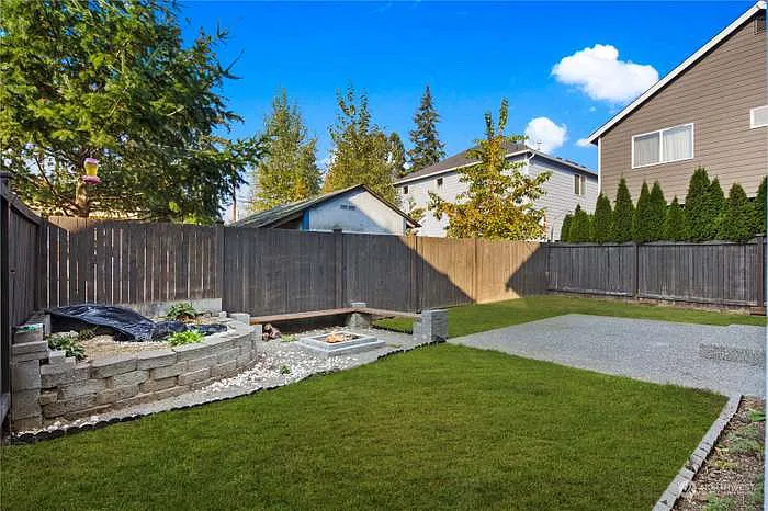 4 bed, 1998 sqft, $3,300 — Photo 2