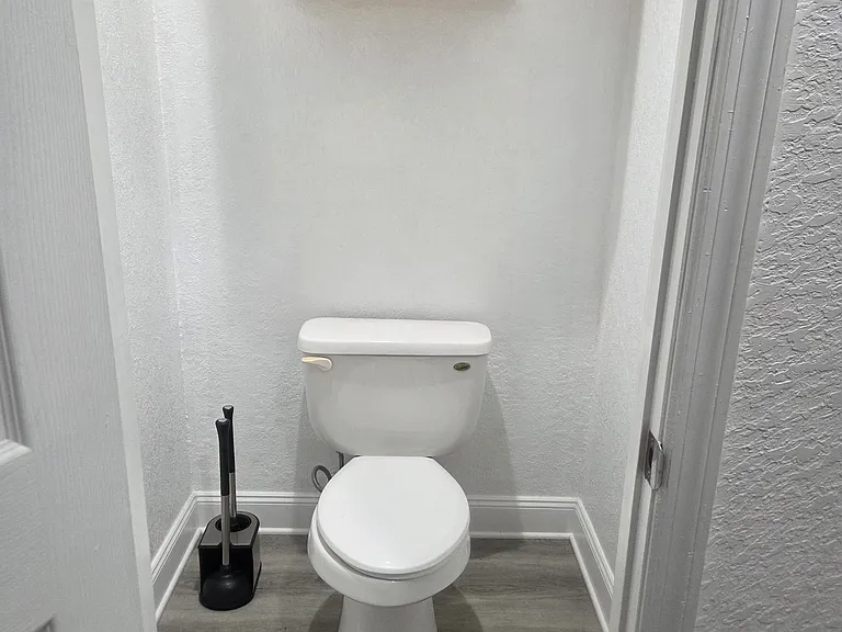 3615 N Apopka Vineland Rd — Photo 26
