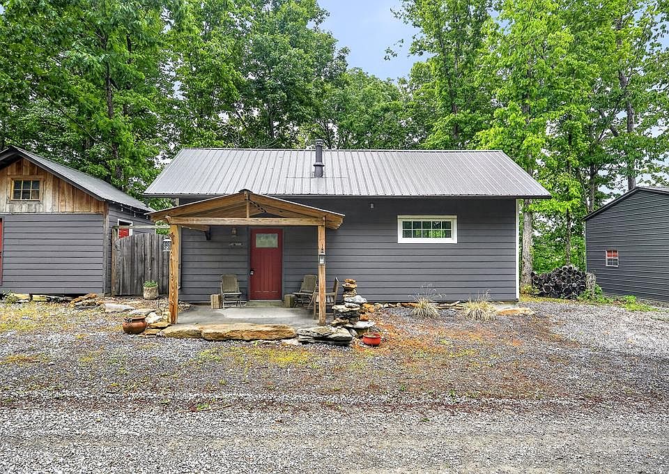 1st image of 853 Rock Springs Rd
