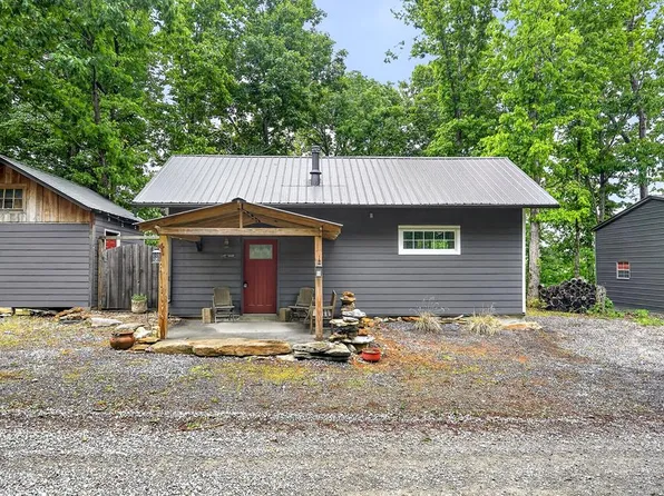 883 Rock Springs Rd, Celina, TN 38551