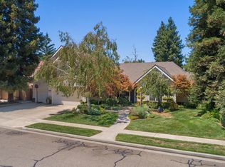 2409 SE Cottonwood Cir, Visalia, CA 93277