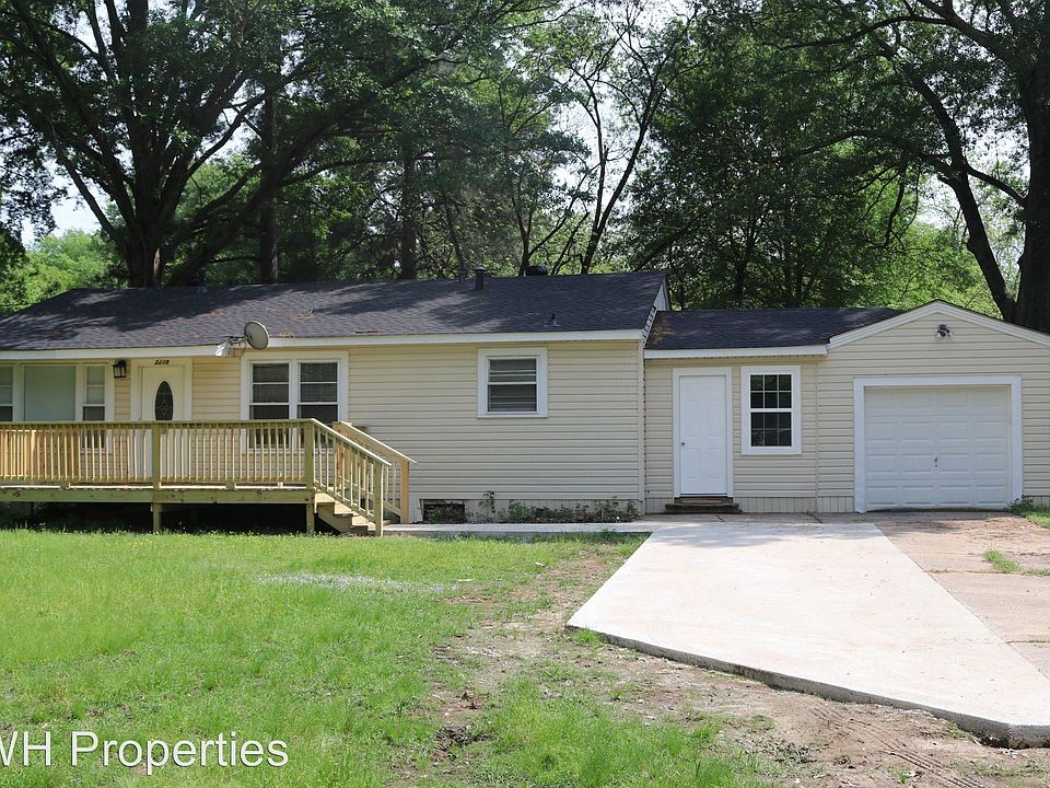 1st image of 2219 Amelia Ave