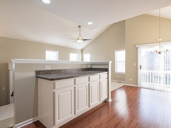 4th image of 24618 W George Washington Dr