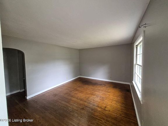 3rd image of 3724 Warren Ave