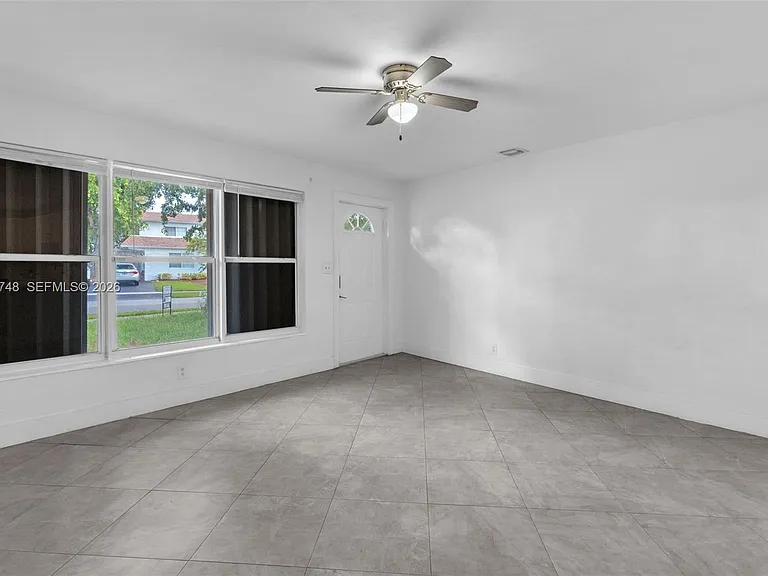 1640 NE 33rd St — Photo 12