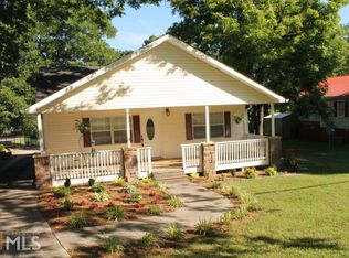 275 Martin Luther King Jr Dr, Cornelia, GA 30531