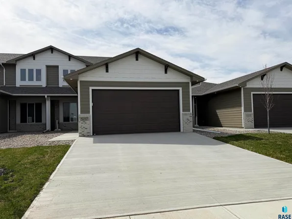 5217 E 67th St, Sioux Falls, SD 57108