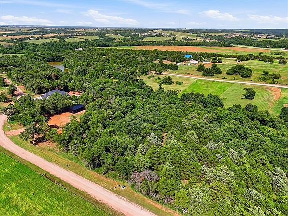 3rd image of 1000 Creekside Trl #6