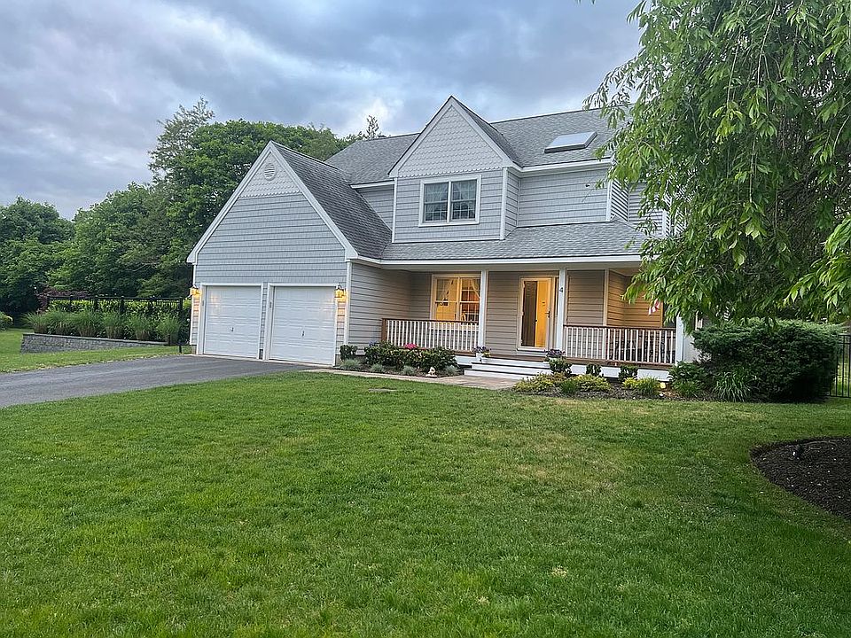 2nd image of 4 Nicole Ct