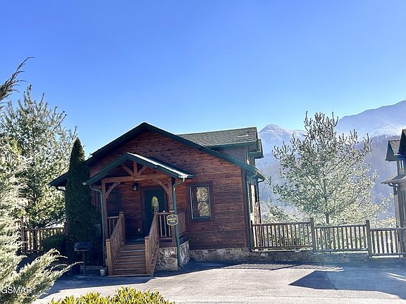 2nd image of 656 Park Vista Way