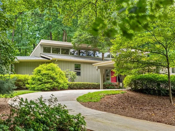 1959 Trotters Ln, Stone Mountain, GA 30087