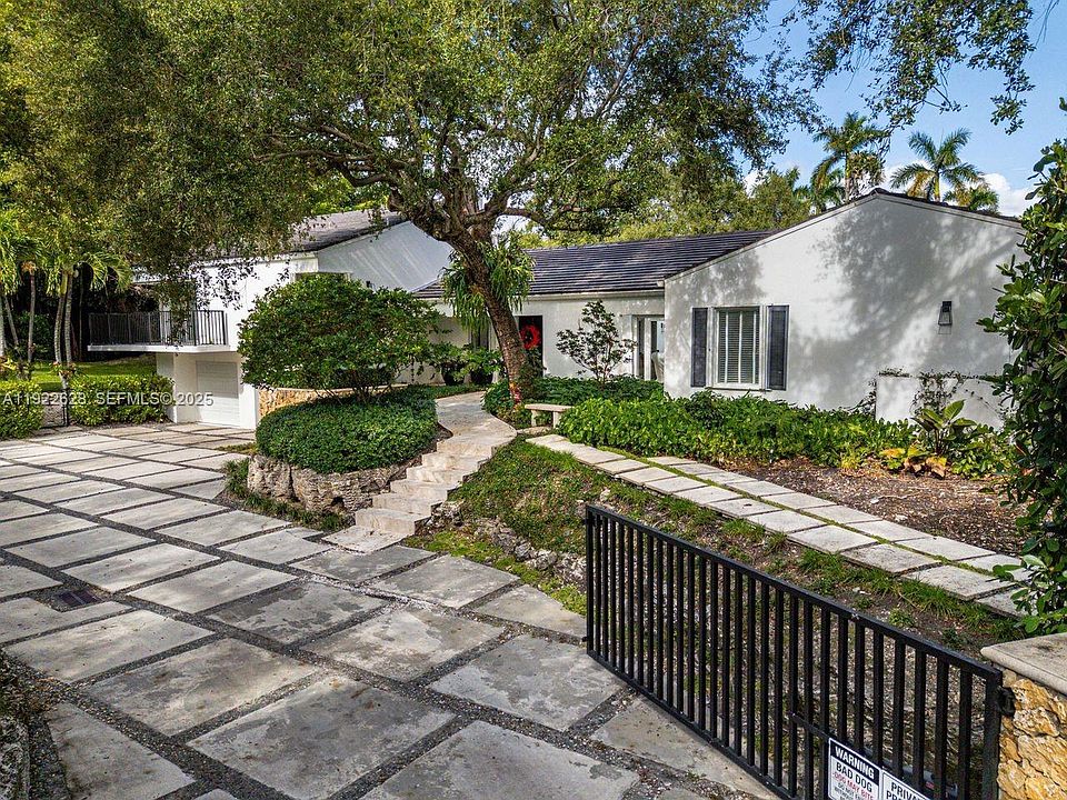 1st image of 7000 Robles St