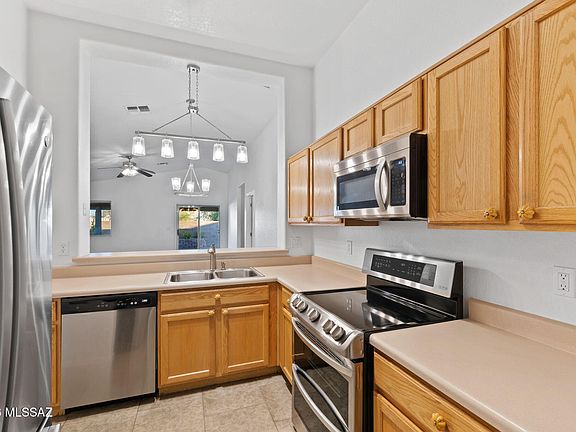 3rd image of 3211 W Via Campana De Oro