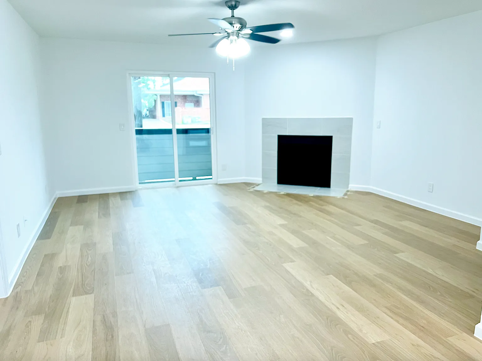 2 bed, 955 sqft, $2,150 — Photo 4