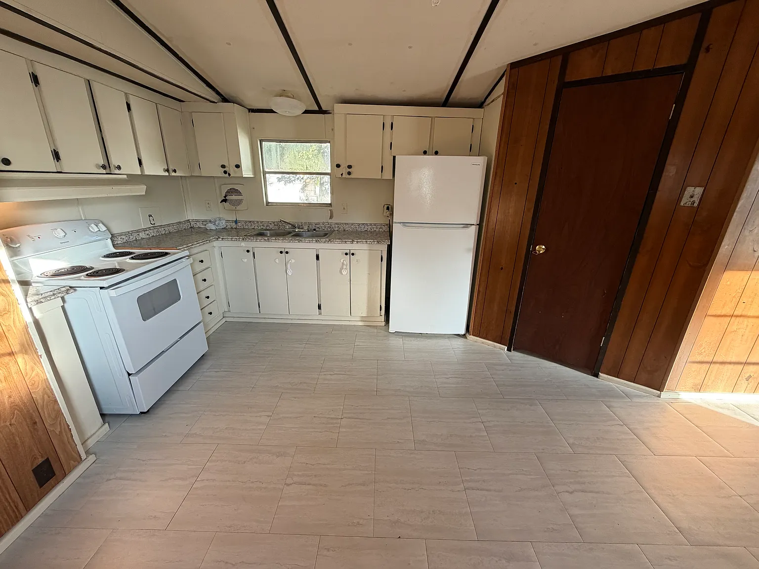 3 bed, $750 — Photo 3