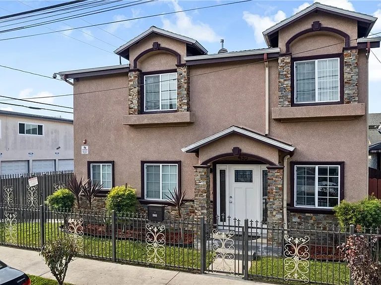 435 Cerritos Ave — Photo 3