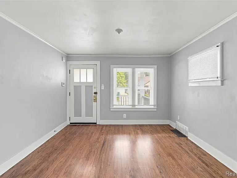 329 W Sonoma Ave — Photo 3