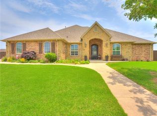 406 Rochester Ct, Tuttle, OK 73089