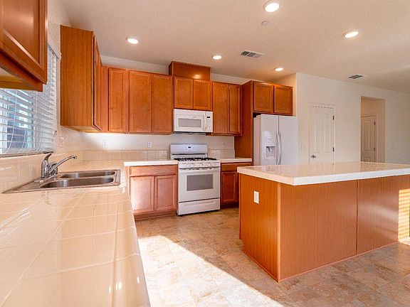 2nd image of 4563 Golden Alder St