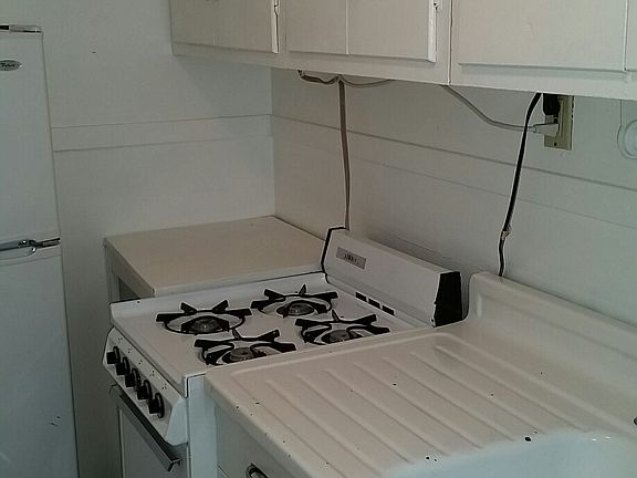 5th image of 540 Western Ave APT 3