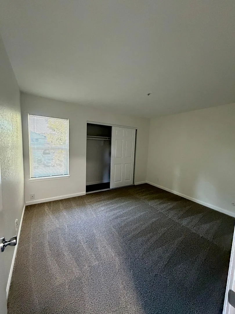 918 to 928 Sunset Avenue — Photo 2