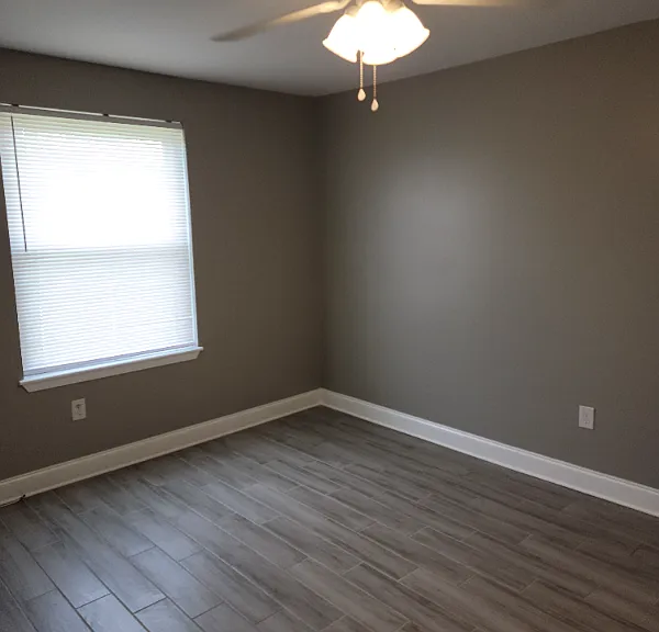 93 Elaine Dr — Photo 6