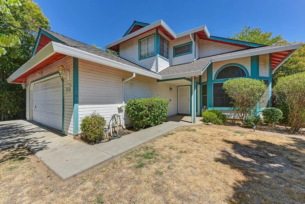 8356 Honeycomb Way photo 1