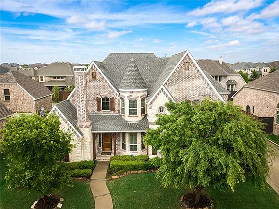 2nd image of 1312 Twin Knoll Dr