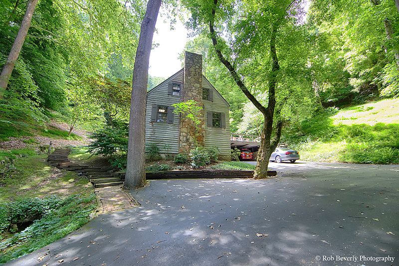 1st image of 816 Woodgreen Ln