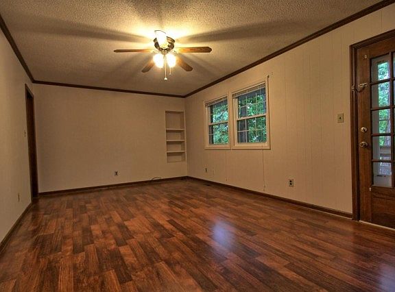 5th image of 3606 Belmont Cir NW