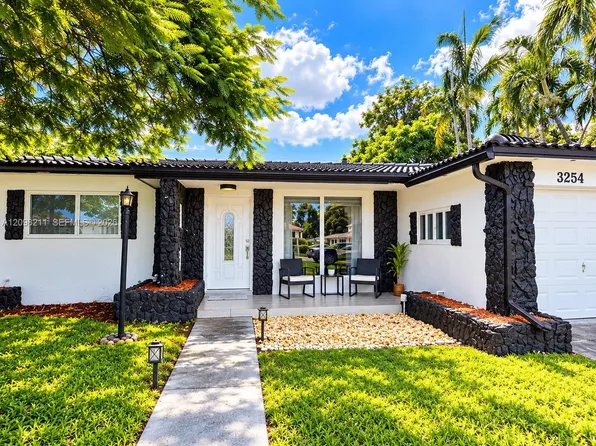 3254 Lincoln St, Hollywood, FL 33021