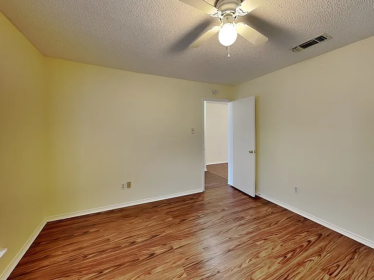 4509 Ebbtide Ct — Photo 13