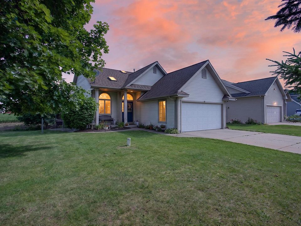 1st image of 290 Somerset Dr