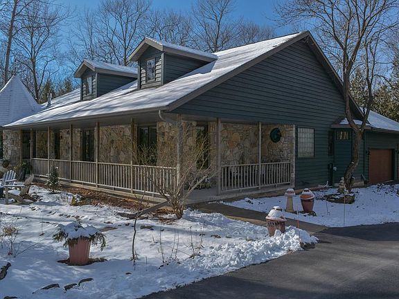 3rd image of 10885 Trillium Ln