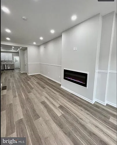 2317 Nicholas St Photo 1