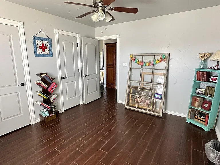 1205 Alma Dr — Photo 31