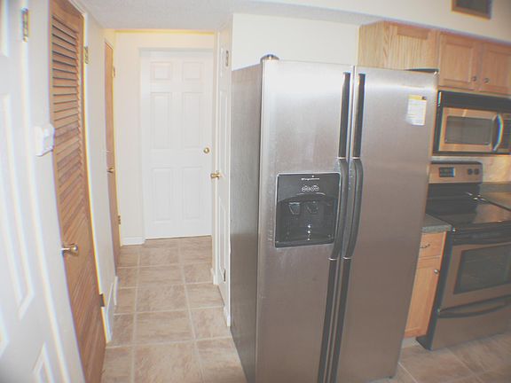 4th image of 107 N Clark St APT 2