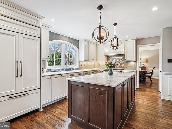 2nd image of 3416 Valewood Dr