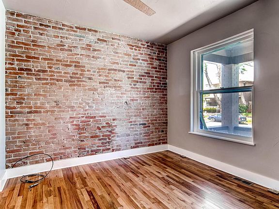 4th image of 228 W Irvington Pl