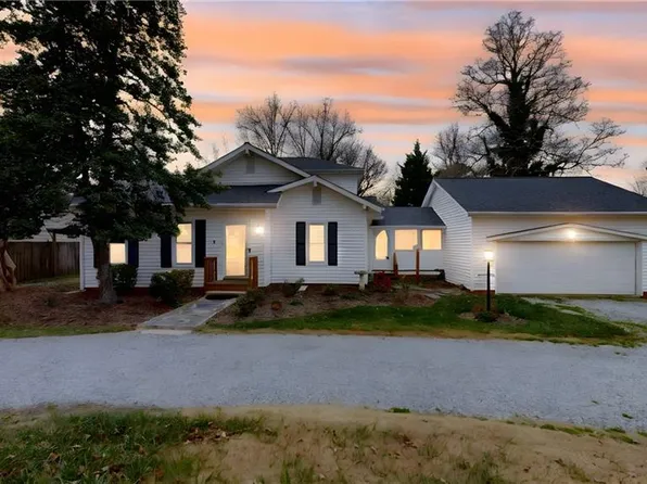 905 Old Winston Rd, High Point, NC 27265