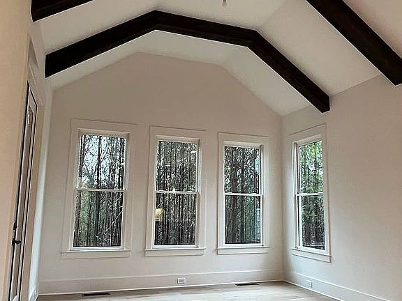 5th image of 118 Creekview Ln