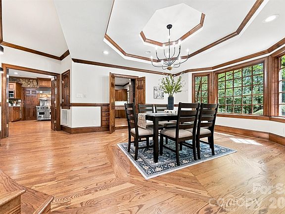 5th image of 296 Culloden Rd