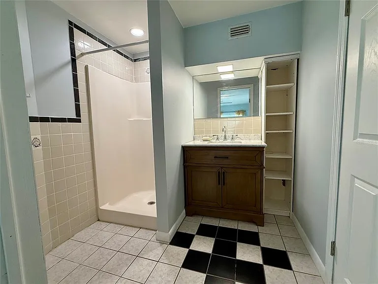 4313 S Hubert Ave — Photo 14