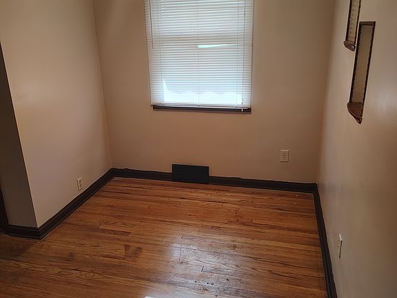 5th image of 4343 W 52nd St