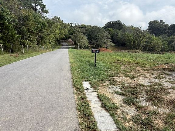5th image of 1375 Edgewood Rd