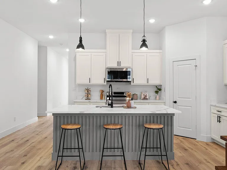 5516 Helmick Ave — Photo 12