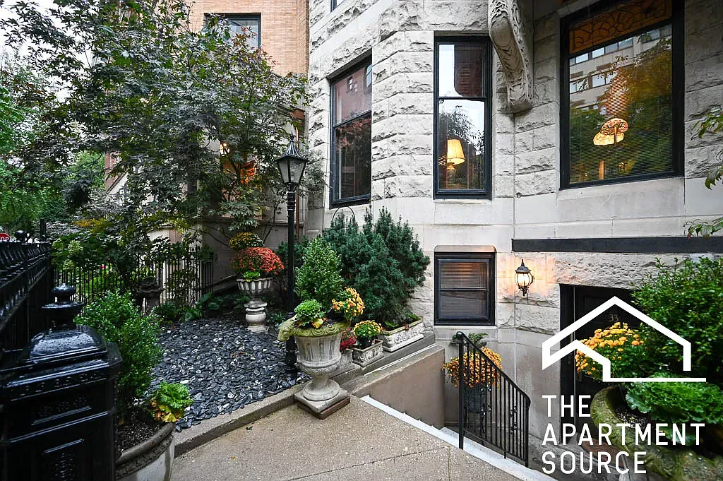 3 bed, 2300 sqft, $6,300 — Photo 3