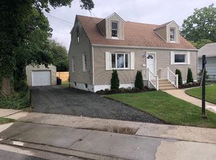 65 Dobson Ave, Merrick, NY 11566