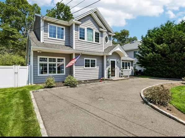 231 Koehl Street, Massapequa Park, NY 11762